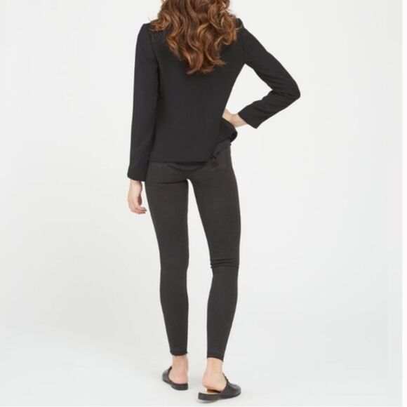 Spanx Vintage Black Distressed Skinny Jeans Size
20213R X-Small NWT - Picture 2 of 9